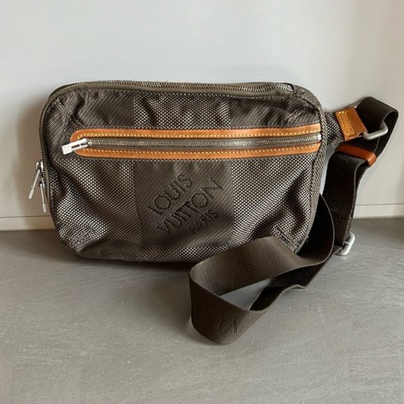 Louis Vuitton Archer Terre Damier Geant Belt Bag - Picture 1 of 13